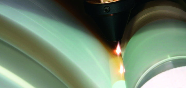 laser_mit_zigarette_interpoliert_19x25cm_cmyk
